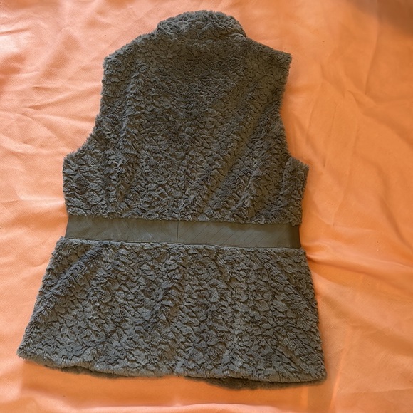 Andrew Marc Soft Gray Vest - Picture 4 of 4
